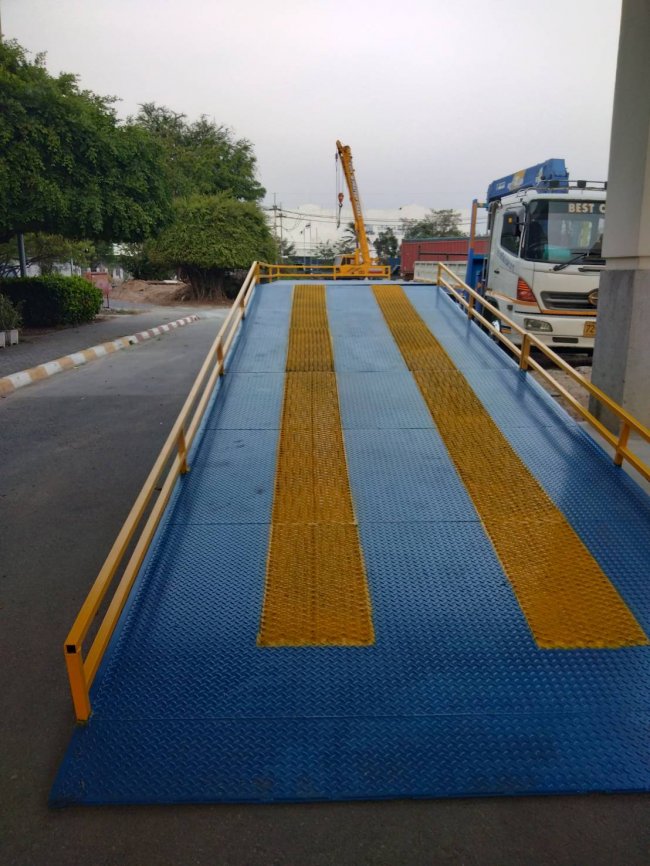 รับทำสะพานโหลดสินค้า Ramp ระยอง ด้วยช่างผลิตแลมป์มืออาชีพ